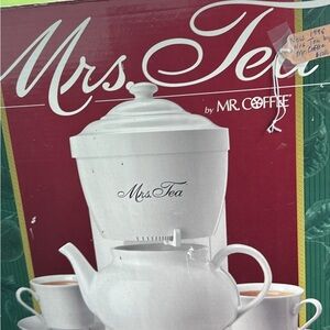 White Coffee & Tea Accessories for Modern Kitchens